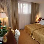 Globo Hotel 4*
