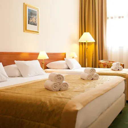 グロボ ホテル 4*