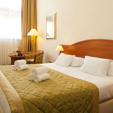 グロボ ホテル 4*