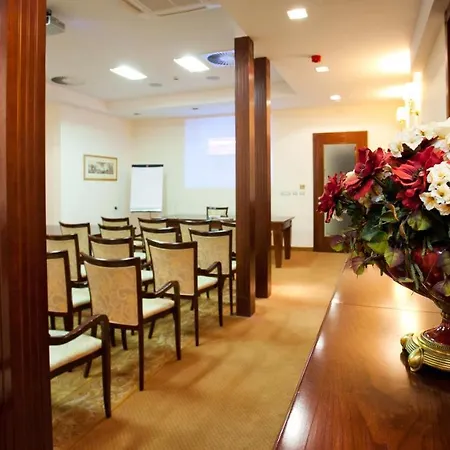 Globo Hotel 4*