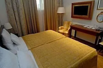 Globo Hotel 4*