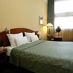 Globo 4* سبليت
